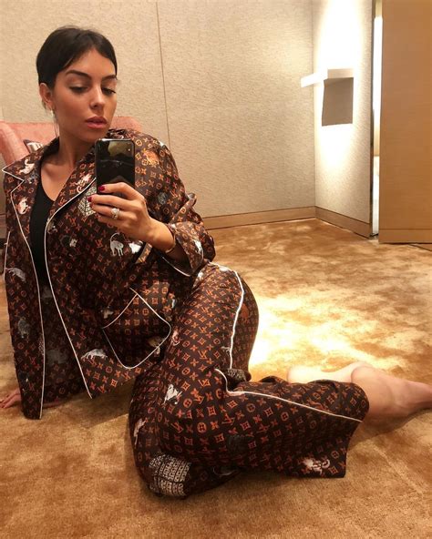 georgina rodríguez sexy pictures|Georgina Rodriguez poses naked covered only with a handbag.